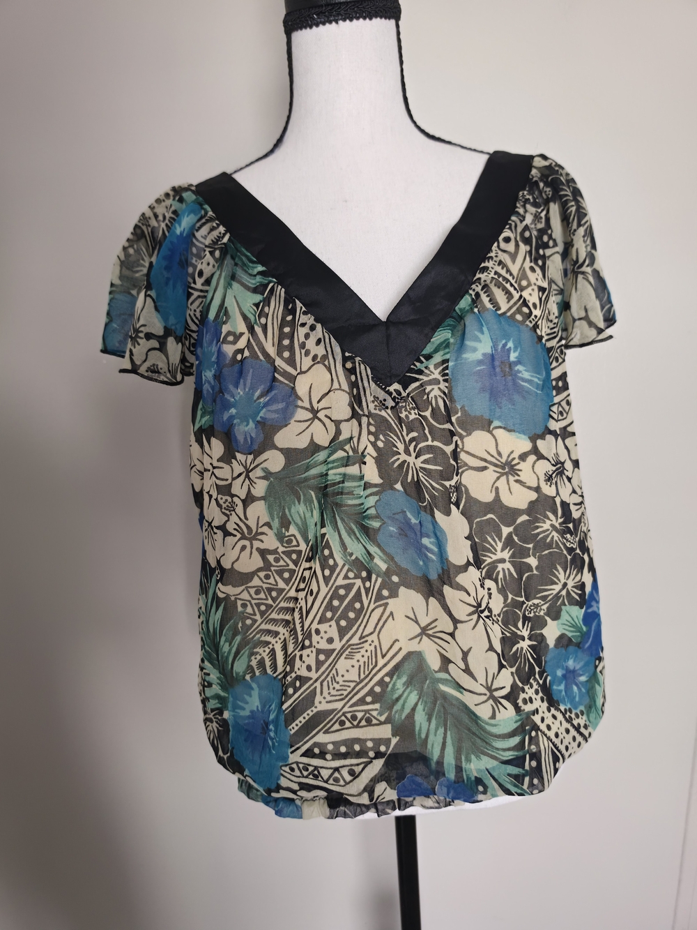 Lavender Star Blue Green Floral Smocked Sleeve Blouse Size M Sheer Tropical
